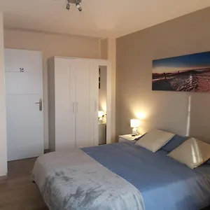 Mari En La Laguna, Alquiler Privada En Hostal, 6 Cerca De La Universidad Y Aeropuerto Norte, 3 Banos Compartidos Pensión La Laguna (Tenerife)